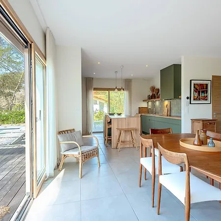 Villa De Luxe A Seignosse: Piscine Chauffee, Art Contemporain Et Acces Plages - Fr-1-791-21 Seignosse